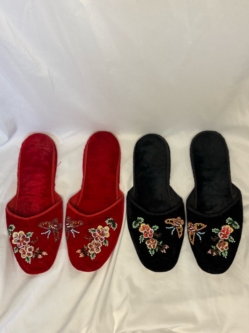Two Pairs Embroidered Velvet Slip-On Women’s Slippers - Red / Black